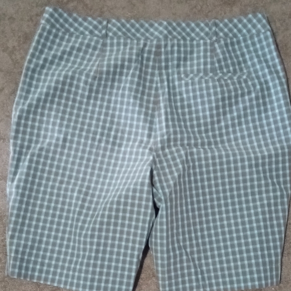 Annika Cutter & Buck women's golf shorts.  Size 14, blue and grey plaid - Picture 3 of 3